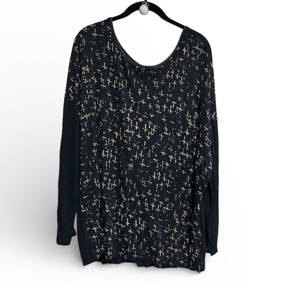 Lane Bryant Tops - Lane Bryant Shirt Tunic Top Size 18/20 Black Round Neck Back Zip
